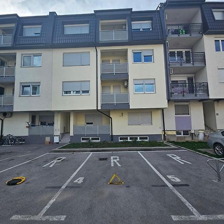 Stan Na Dan Mici Appartement Brčko Buitenkant foto