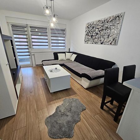 Stan Na Dan Mici Appartement Brčko Buitenkant foto