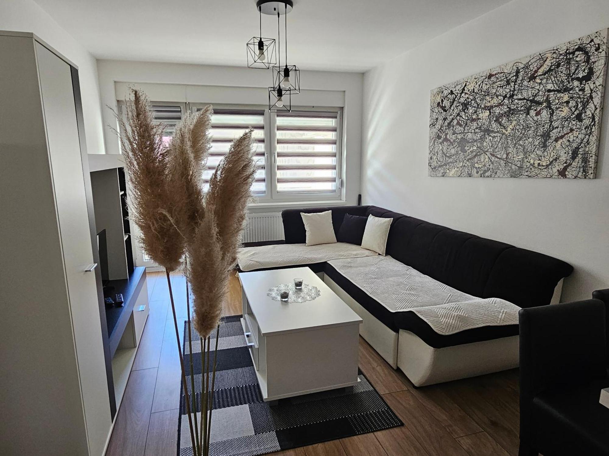Stan Na Dan Mici Appartement Brčko Buitenkant foto